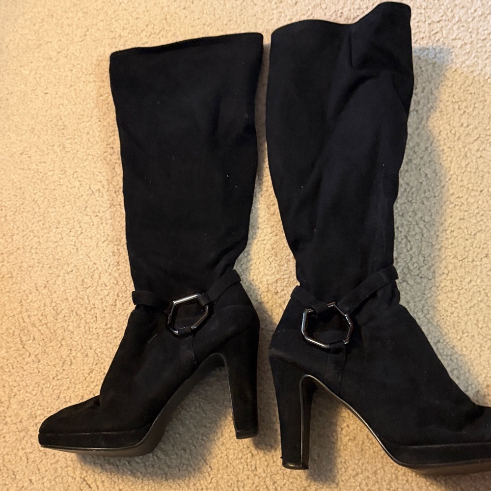 Black Knee-High Suede Heeled Boots